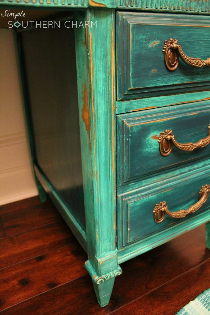 Dumpy to Debutant, the tale of a teal distressed desk